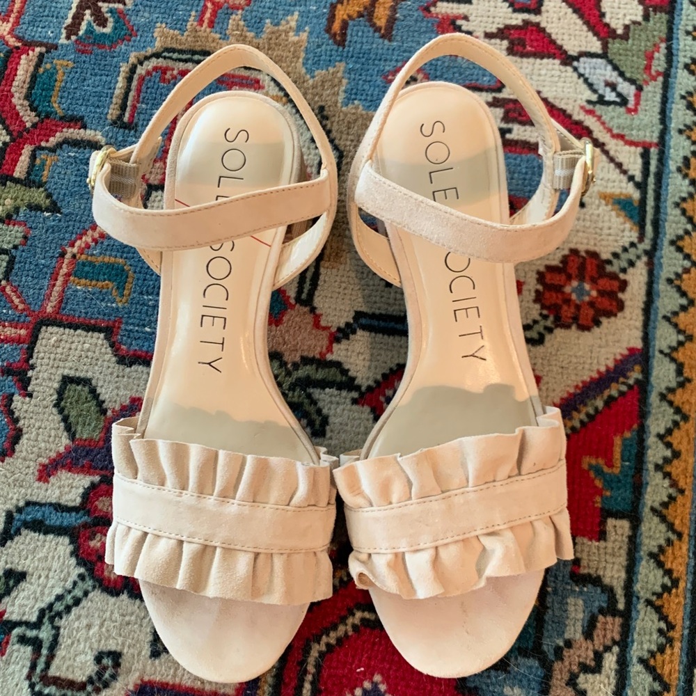Sole Society camel suade block heel sandals.
